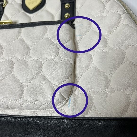 BETSEY JOHNSON WHITE AND BLACK HEART QUILTED SATCHEL HANDBAG CLASSIC - Picture 9 of 10